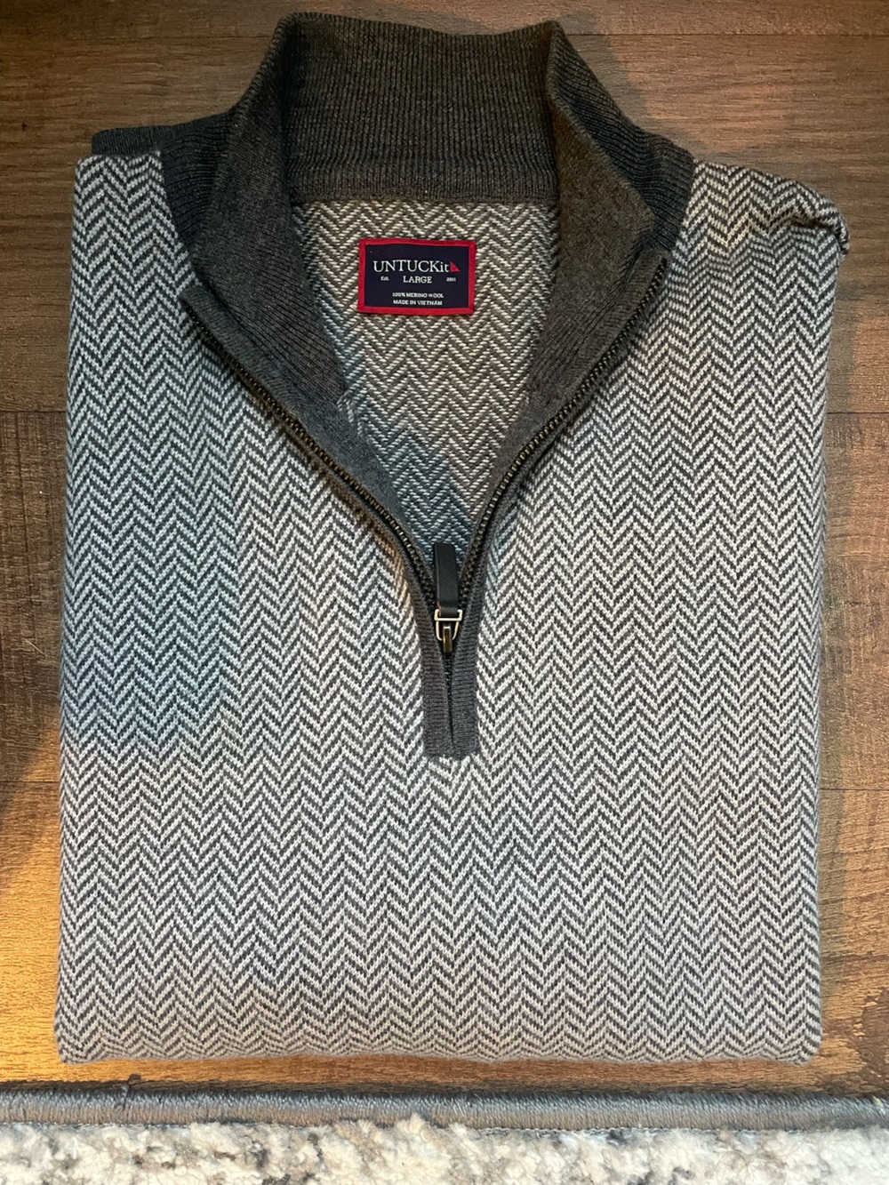 UNTUCKit Men’s Gray Herringbone Half-Zip Sweater - Picture 2 of 2